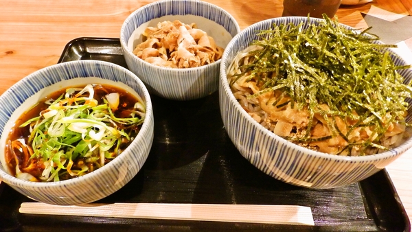 新しい蕎麦の食べ方。蕎麦とつけ麺の中間的な。