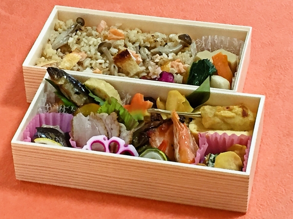 秋の懐石弁当　大きい方　　　　　旬菜桜小路