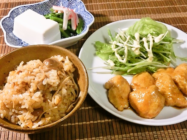 鶏胸肉の甘辛照り焼きときのこの炊き込みご飯