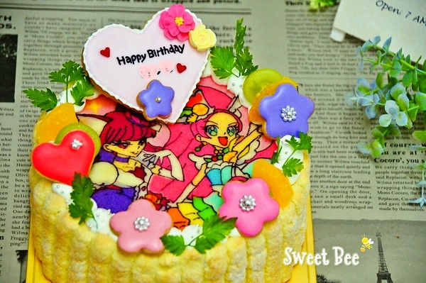プリキュアアラモードのケーキ
