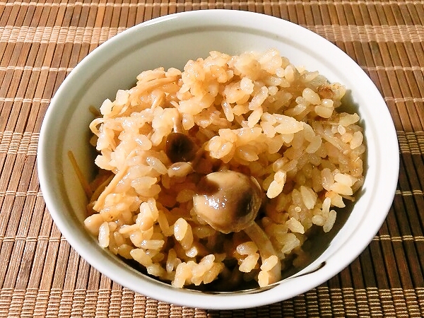 しめじとなめ茸のシンプル炊き込みご飯