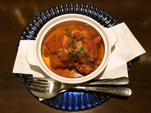 ネオンレイン「チキンと大根のトマト煮込み」