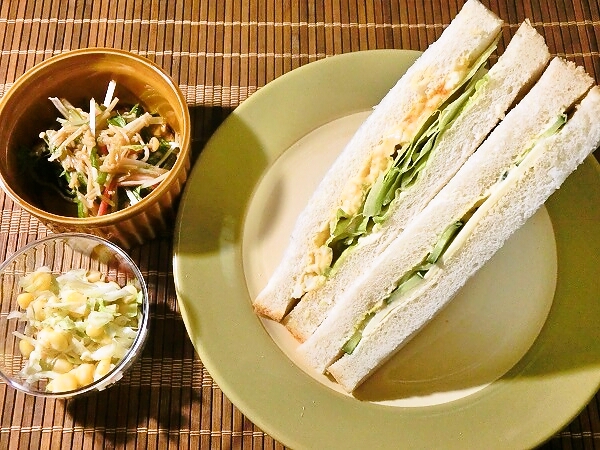 卵とチーズのサンドイッチランチ