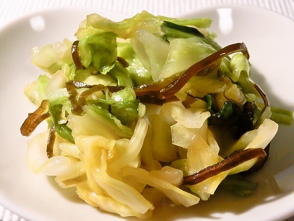 キャベツの塩昆布漬け