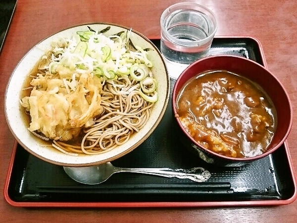 かき揚げそばとカレー