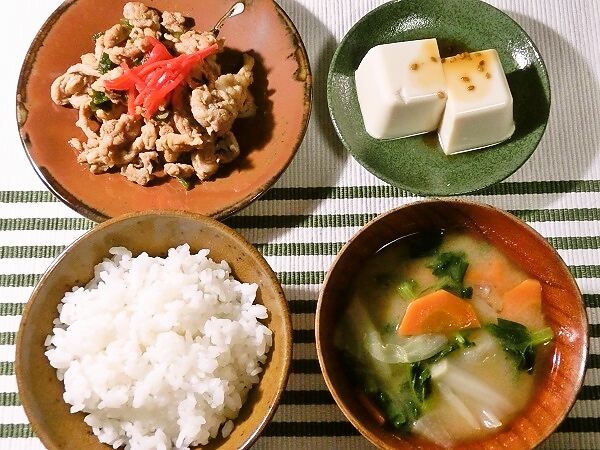 豚もも切り落としとネギの炒め物の晩ごはん