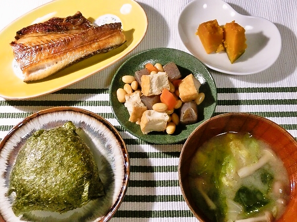 ホッケの干物と四目豆の晩ごはん