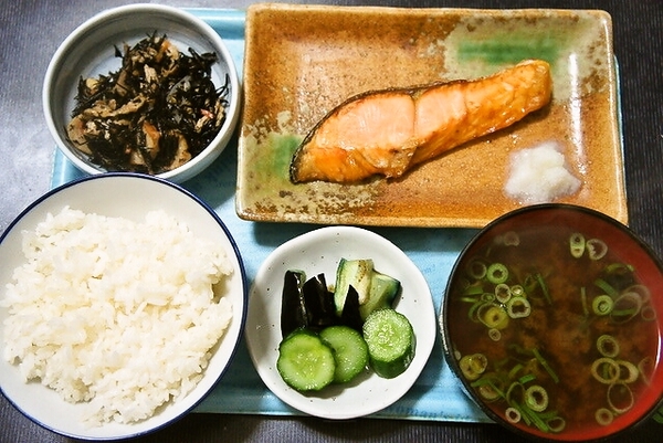 朝食