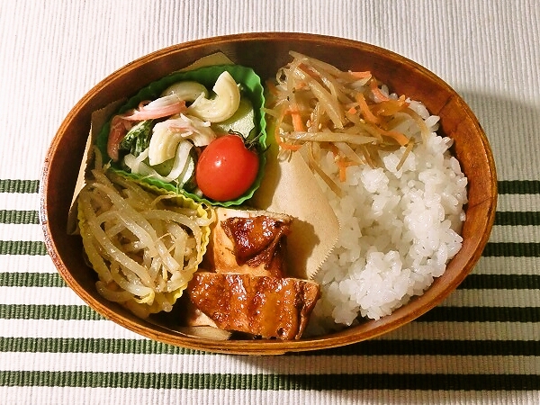 鶏胸肉の照り焼き弁当