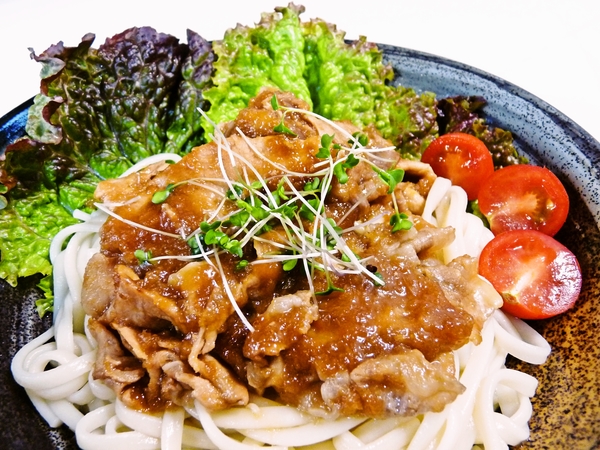 おろし玉ねぎたっぷりの豚しょうが焼きうどん