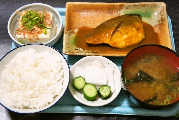 今日のお昼(さばの味噌煮)