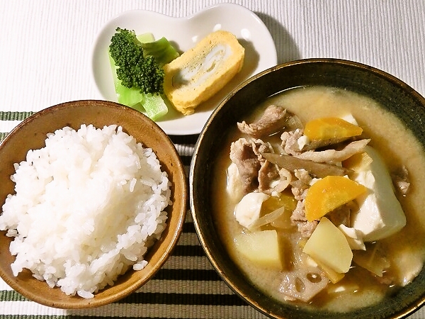 豚汁で一汁一菜の晩ごはん