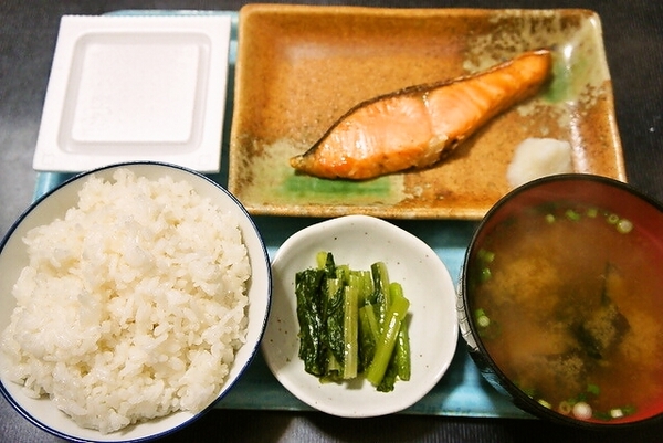 朝食