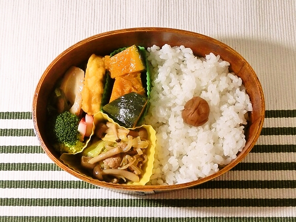 昨日の野菜炒めとチキンナゲット弁当