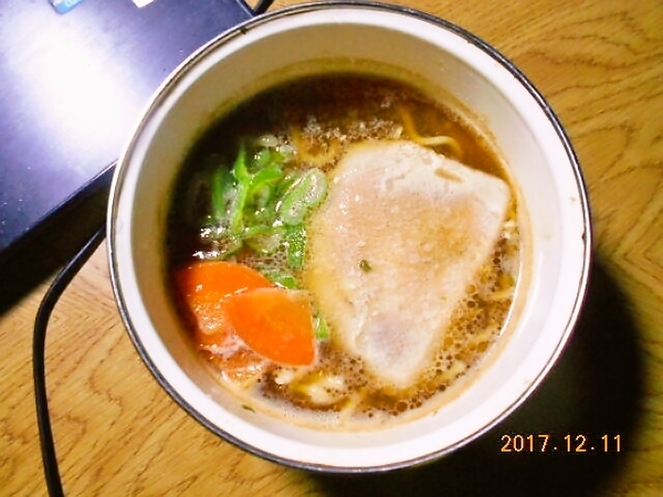 費用計65円、サッポロ一番味噌ラーメンスープ+15円麺玉でラーメン