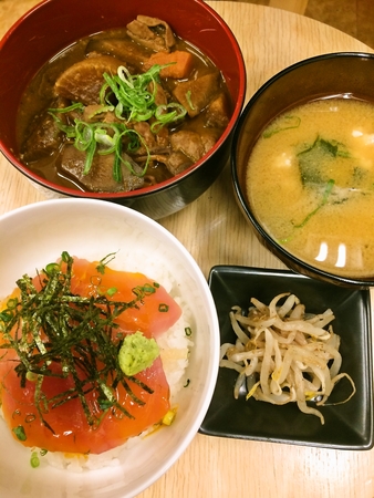 モツ煮＆ミニまぐろ丼セット