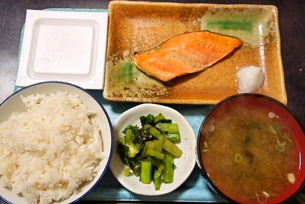朝食