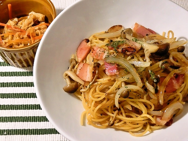 ベーコンとしめじの和風パスタ