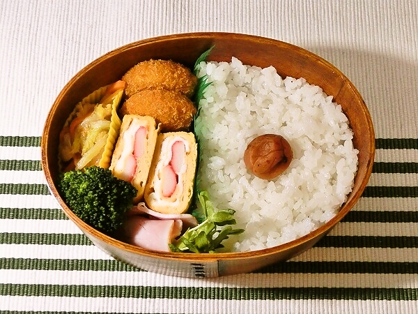 カニ風味かまぼこ卵焼きのお弁当
