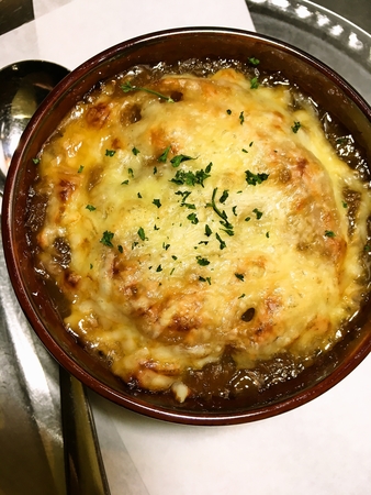 ネオンレインの「オニオングラタンスープ」