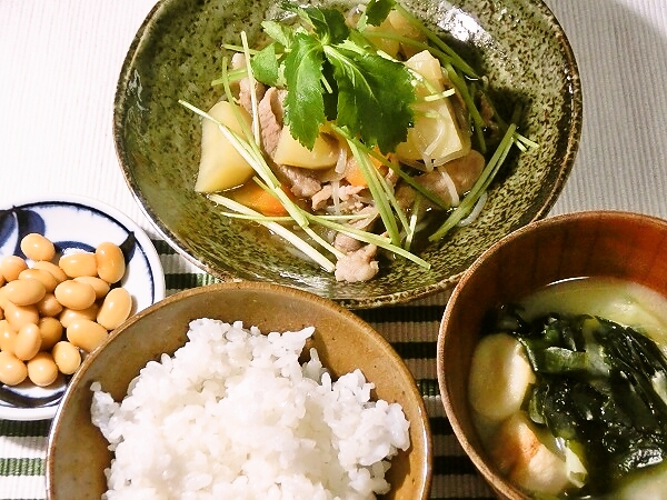 肉じゃがの晩ごはん
