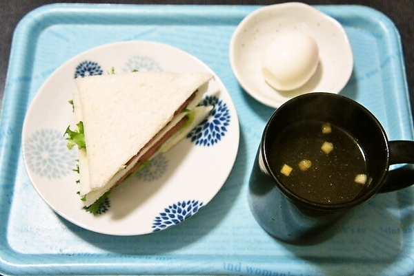 朝食(ローストビーフサンド)
