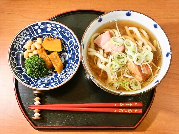 うどんの昼ごはん