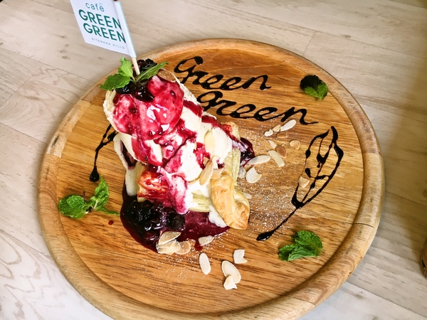 カフェグリーングリーン　自家製アップルパイ