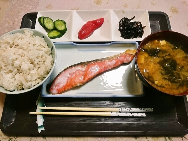 朝食