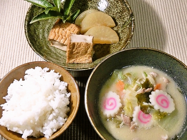残り物継ぎ足し豚汁の晩ご飯