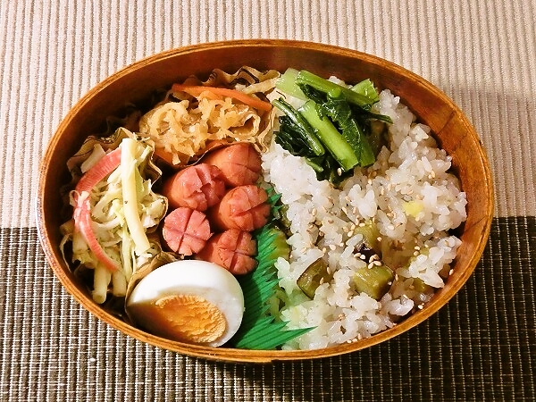 今日もおこわ弁当