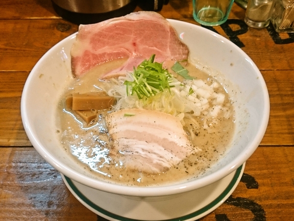 麺屋ソミーズ＠福知山駅前のスーパートリトン１．５玉盛