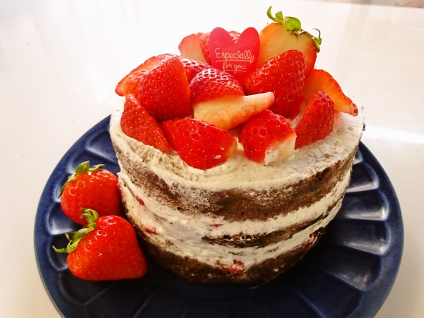 いちごのネイキッドケーキ♡