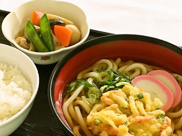 かき揚げうどんセット