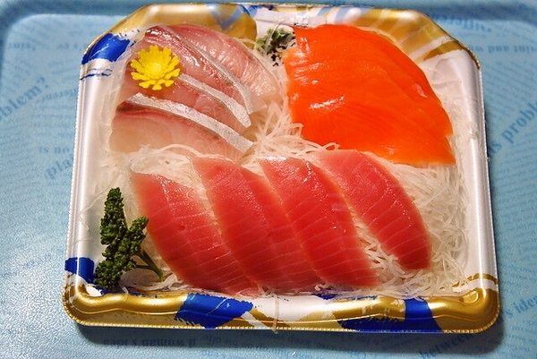 半額引きのお刺身