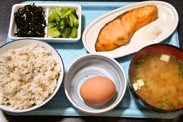 朝食