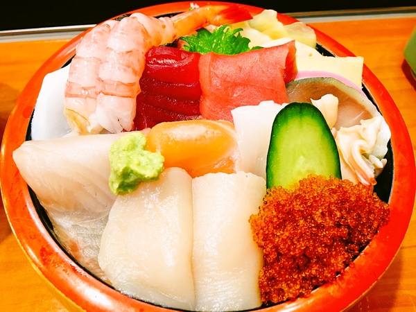 釧路千歳鮨並ふきよせ（並生ちらし）1200円