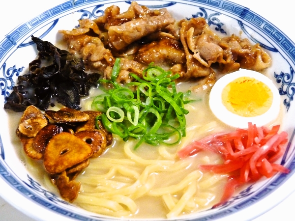 豚バラ豚骨ラーメン