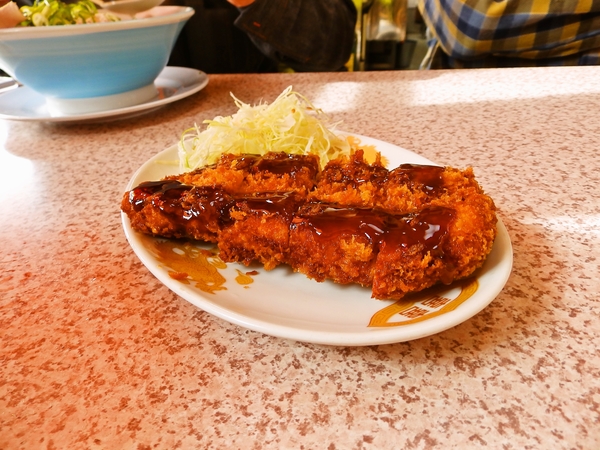 ラーメン店のチキンカツ