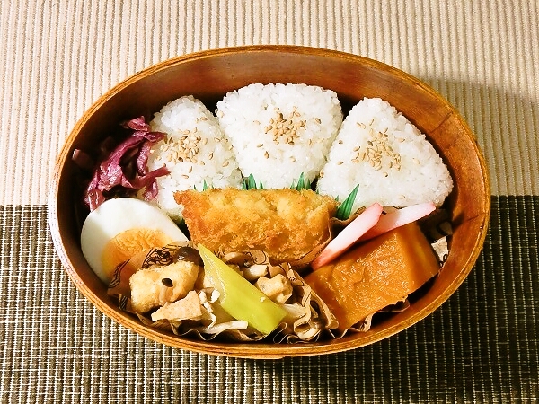 コロッケおにぎり弁当