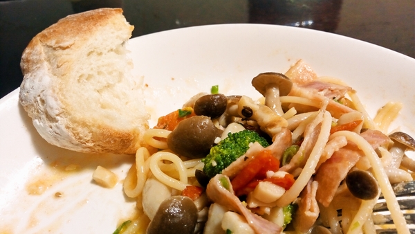 プチトマトときのこのパスタ