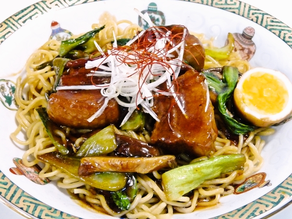 豚角煮の黒酢あんかけ焼きそば
