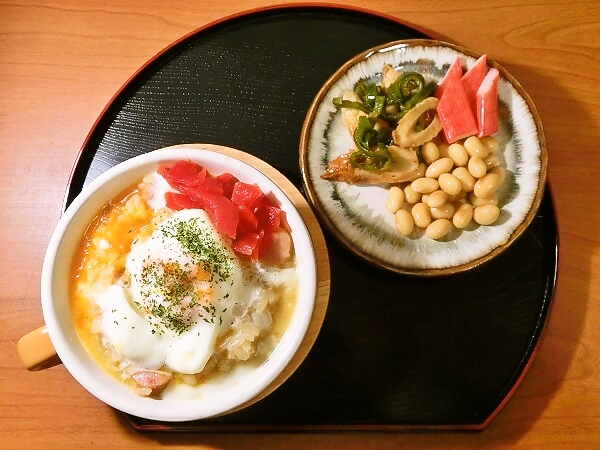 チーズカレー雑炊温泉卵乗せ