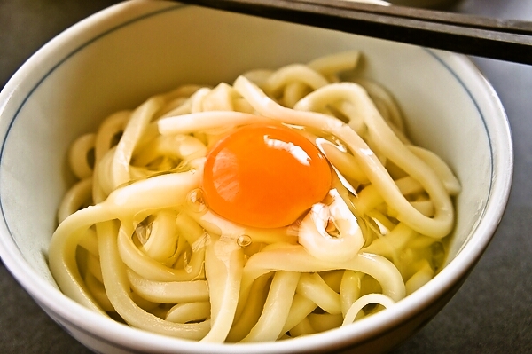 こだわり卵で釜玉うどん