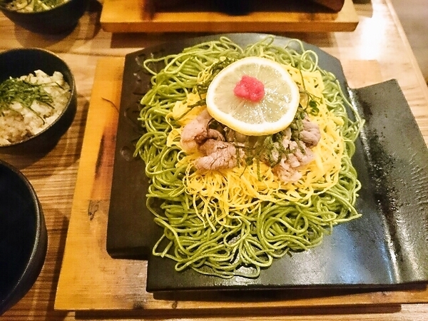 山口名物の瓦そば