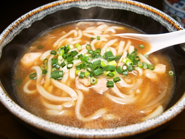 釧路すし酒場笑楽さぬきカレーうどん480円
