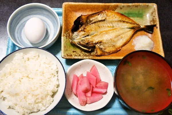 朝食