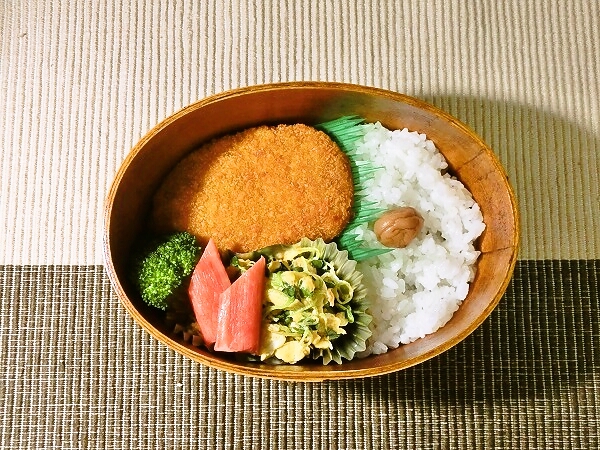 よこすか海軍カレーコロッケ弁当