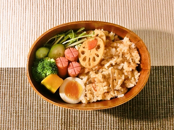 炊き込みご飯のお弁当
