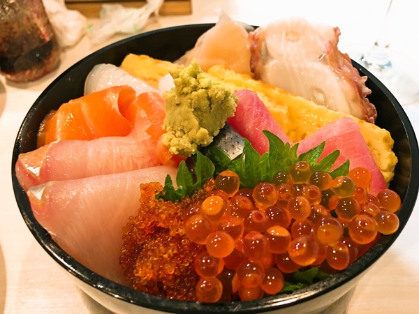 釧路寿司居酒屋笑楽日曜昼呑み限定生ちらし